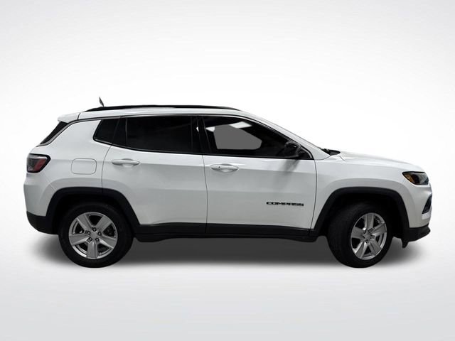 Used 2022 Jeep Compass Latitude image 2