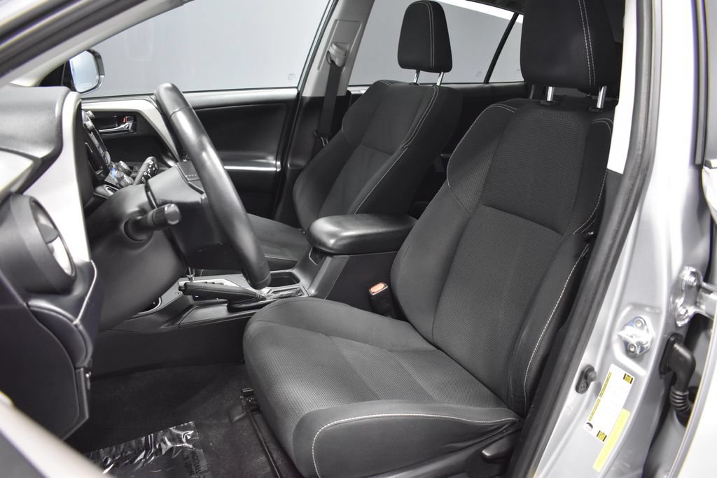 Used 2018 Toyota RAV4 XLE w/ Plus Extra Value Package FWD image 10