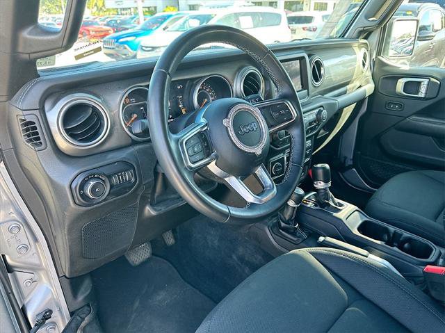 Certified 2018 Jeep Wrangler Unlimited Sahara w/ Dual Top Group AWD/4WD image 9