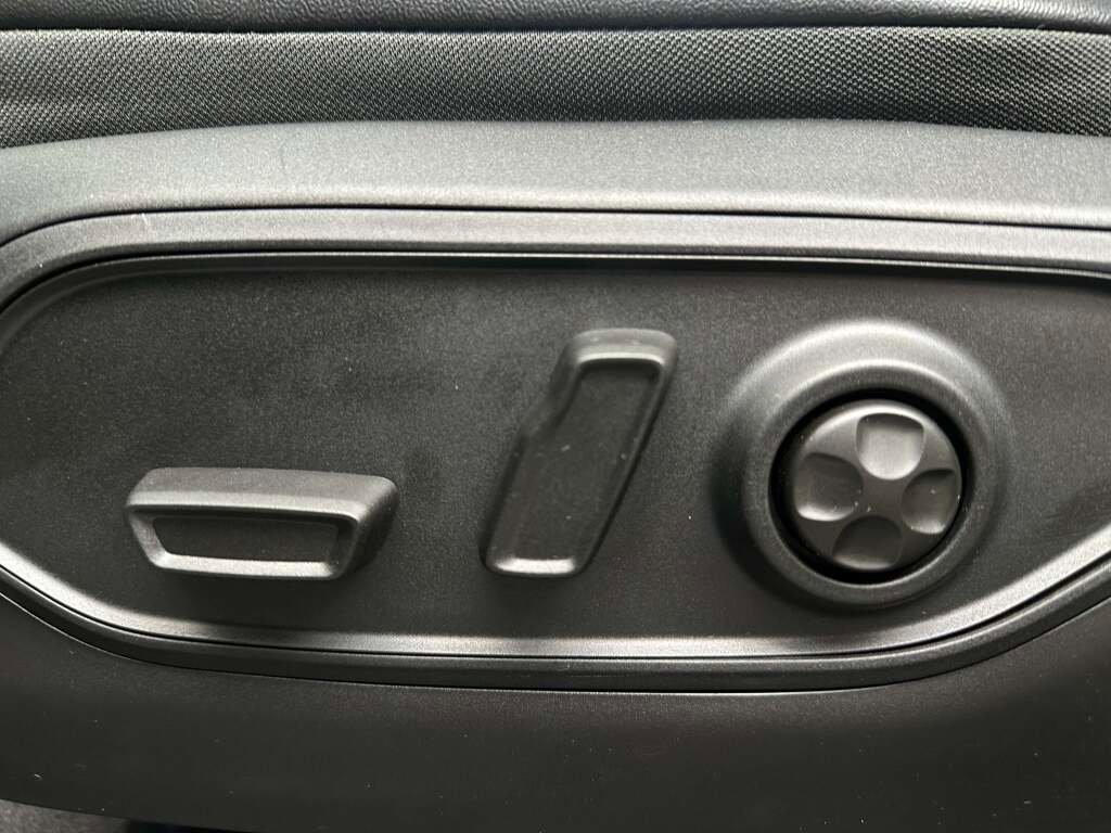 New 2025 Jeep Grand Cherokee L Laredo image 26