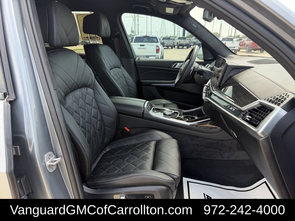 Used 2025 BMW X7 xDrive40i w/ M Sport Package AWD/4WD image 34
