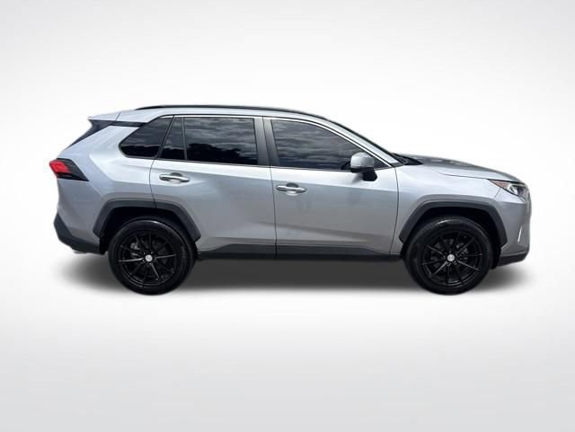 Used 2020 Toyota RAV4 Limited FWD image 5