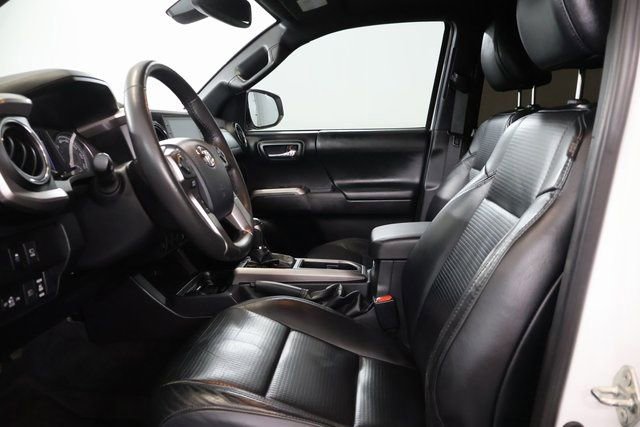 Certified 2020 Toyota Tacoma Limited image 12