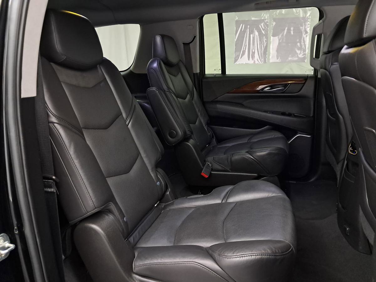 Used 2020 Cadillac Escalade ESV Luxury AWD/4WD image 30
