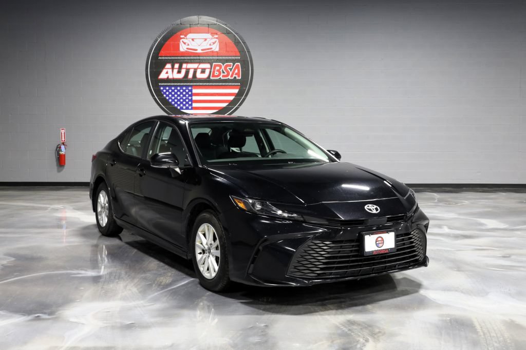 Used 2025 Toyota Camry LE FWD image 1