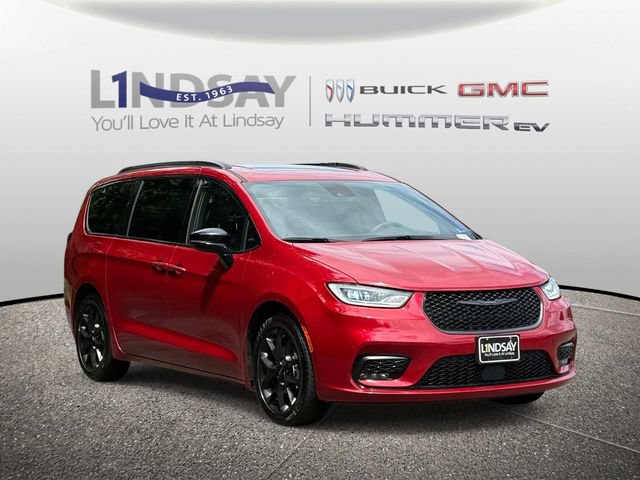 Used 2025 Chrysler Pacifica Limited FWD video 2