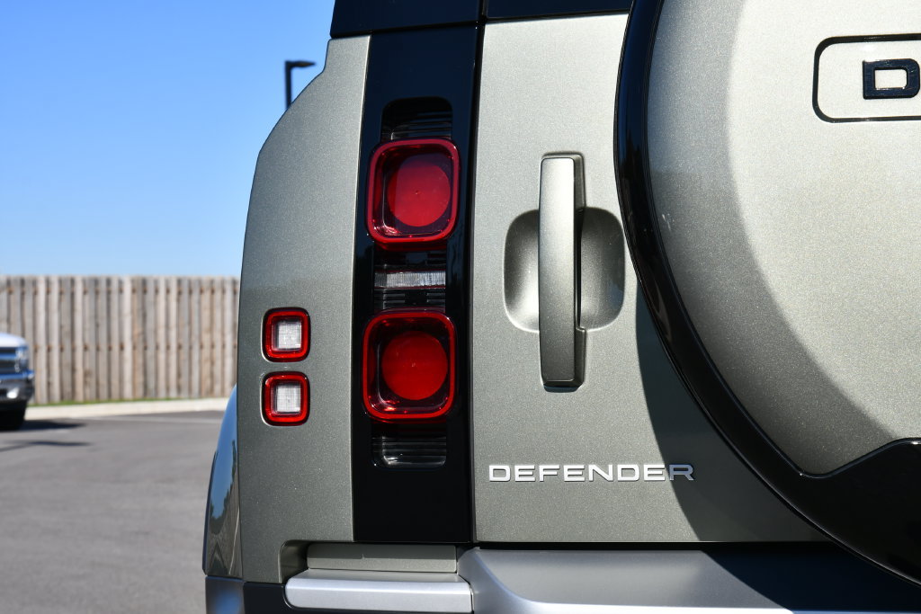 Used 2024 Land Rover Defender 90 S AWD/4WD image 32