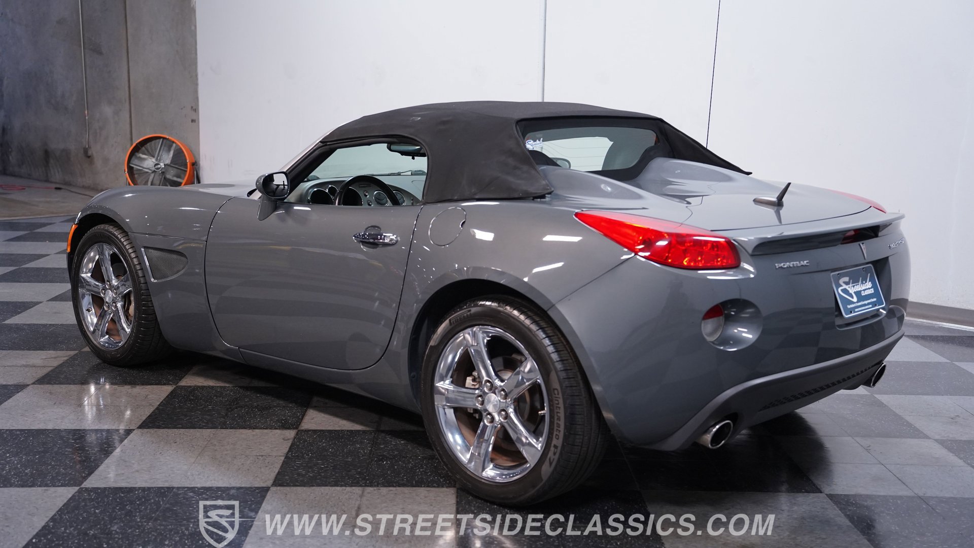 Used 2008 Pontiac Solstice GXP w/ Premium Package RWD image 8