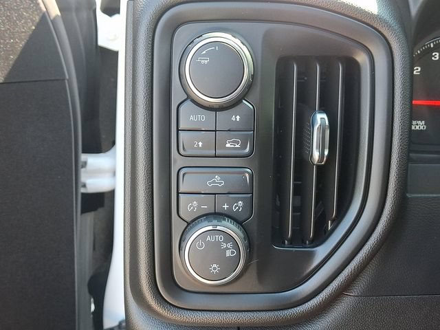 Used 2020 Chevrolet Silverado 1500 Custom w/ Custom Value Package AWD/4WD image 25