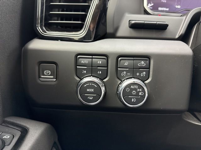 Used 2023 GMC Sierra 1500 AT4 w/ AT4 Premium Package AWD/4WD image 23
