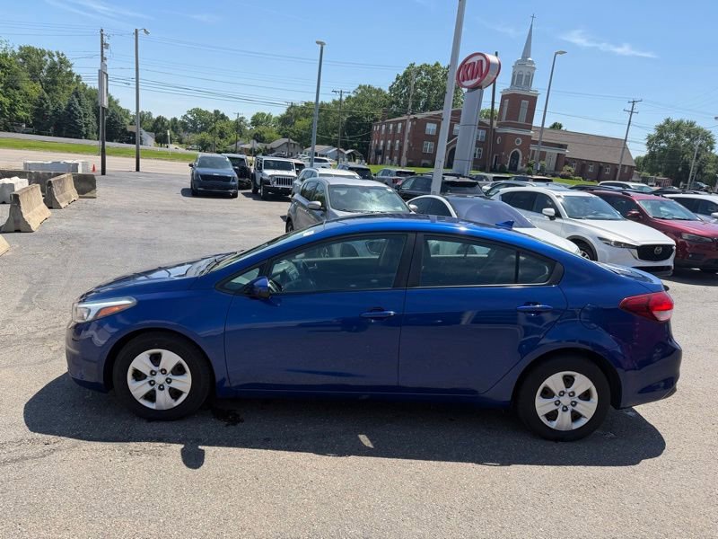 Used 2017 Kia Forte LX FWD image 5
