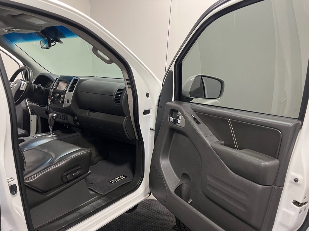 Used 2017 Nissan Frontier PRO-4X w/ Pro-4x Luxury Package image 13