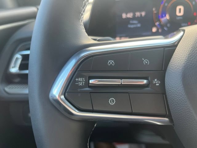 New 2027 Chevrolet Traverse LT w/ Sun and Wheel Package FWD image 25