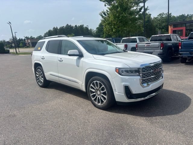 Used 2023 GMC Acadia Denali w/ Denali Ultimate Package AWD/4WD image 3