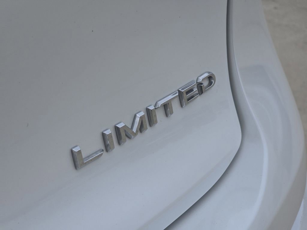 Used 2024 Toyota Crown Limited image 12
