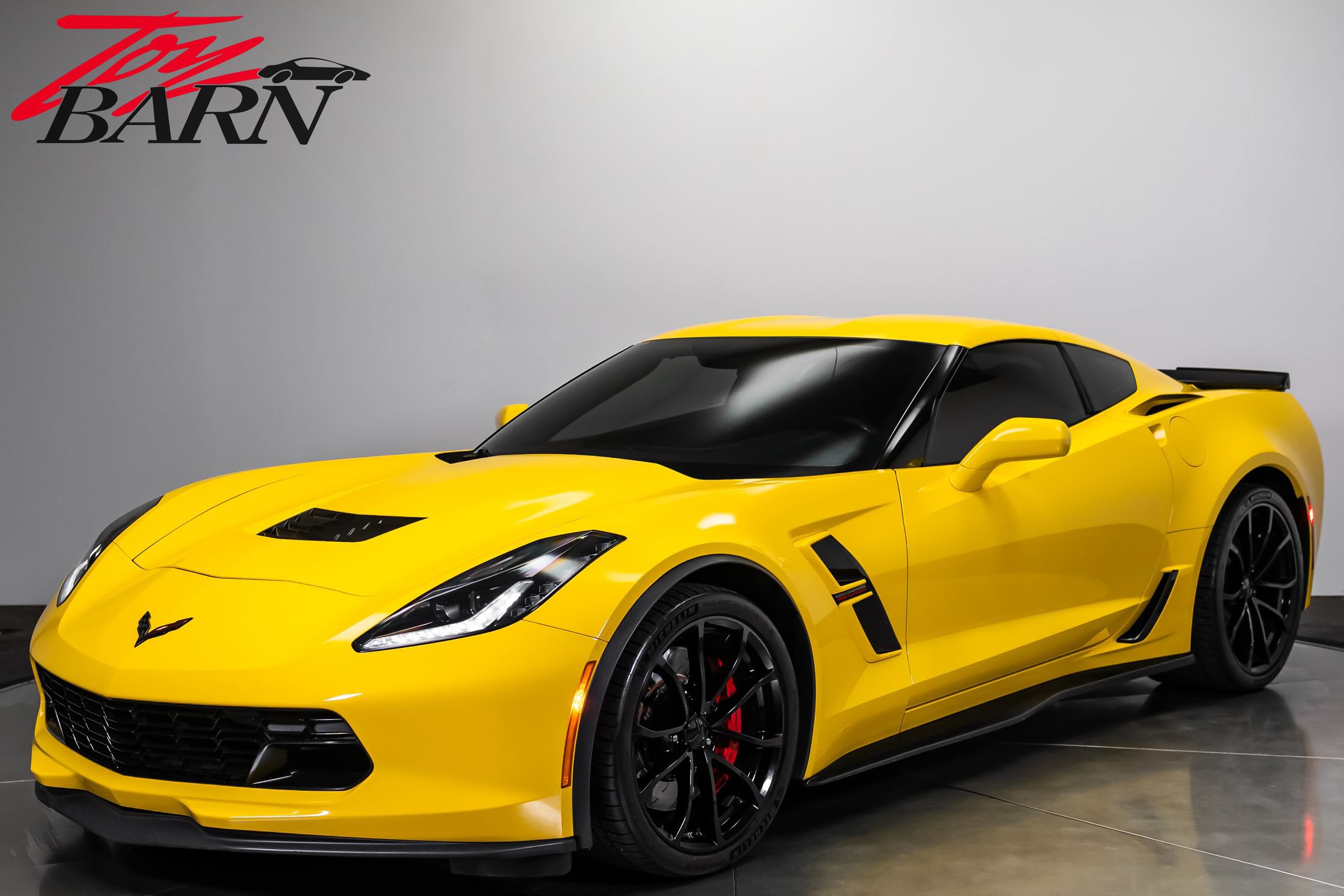 Used 2019 Chevrolet Corvette Grand Sport w/ Carbon Flash Badge Package RWD image 9