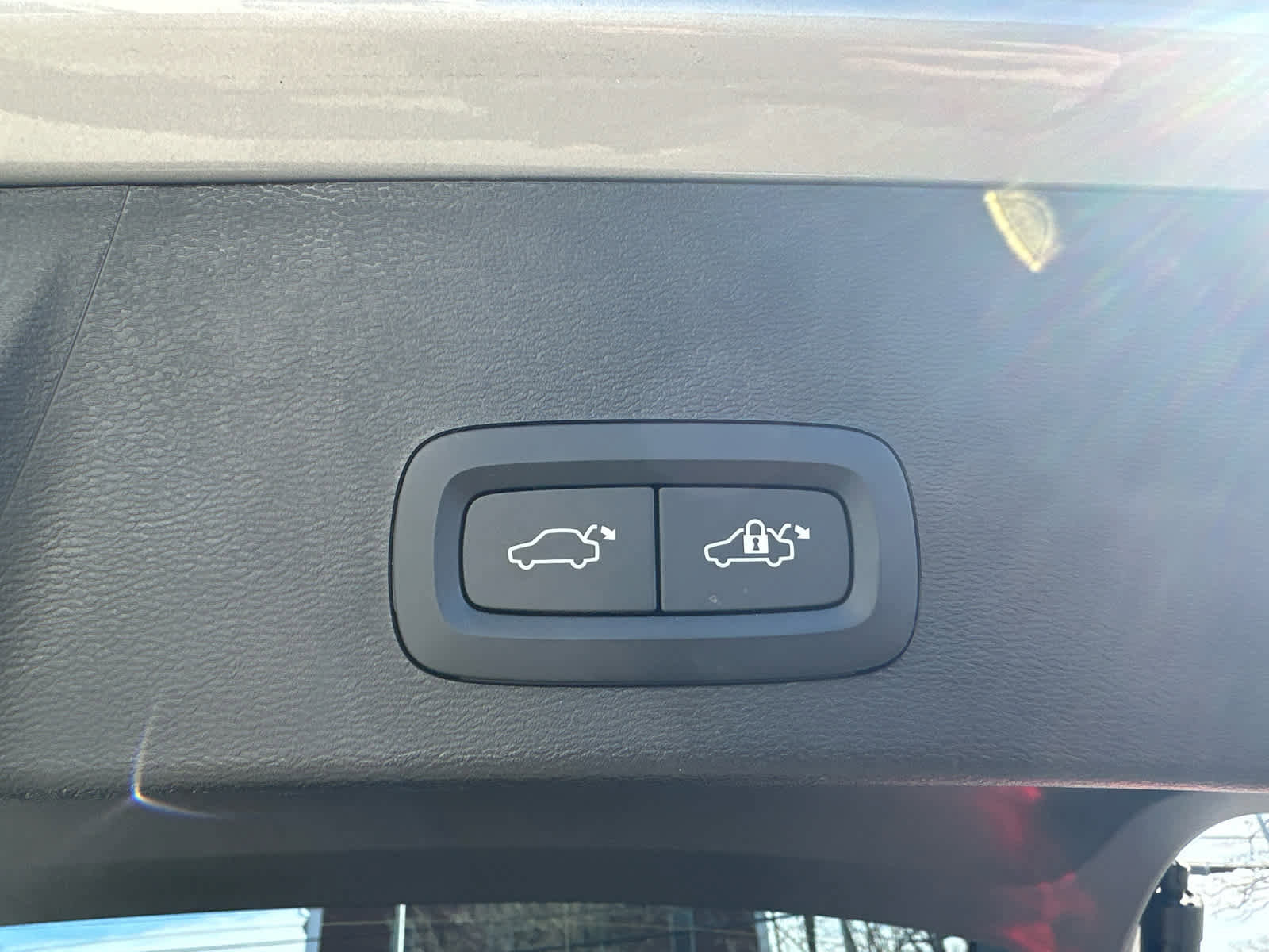 Used 2023 Volvo XC40 B5 Plus w/ Climate Package image 12