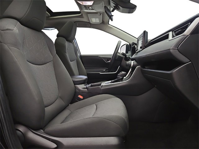 Used 2022 Toyota RAV4 XLE image 24