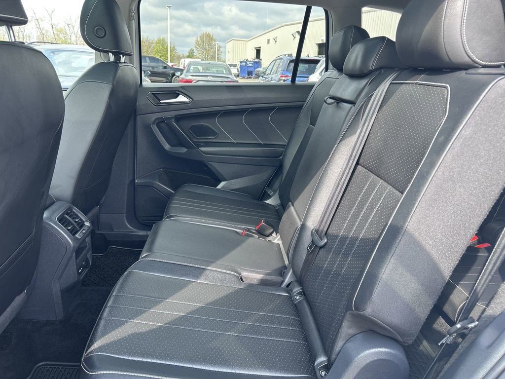 Certified 2023 Volkswagen Tiguan SE w/ Panoramic Sunroof Package FWD image 24