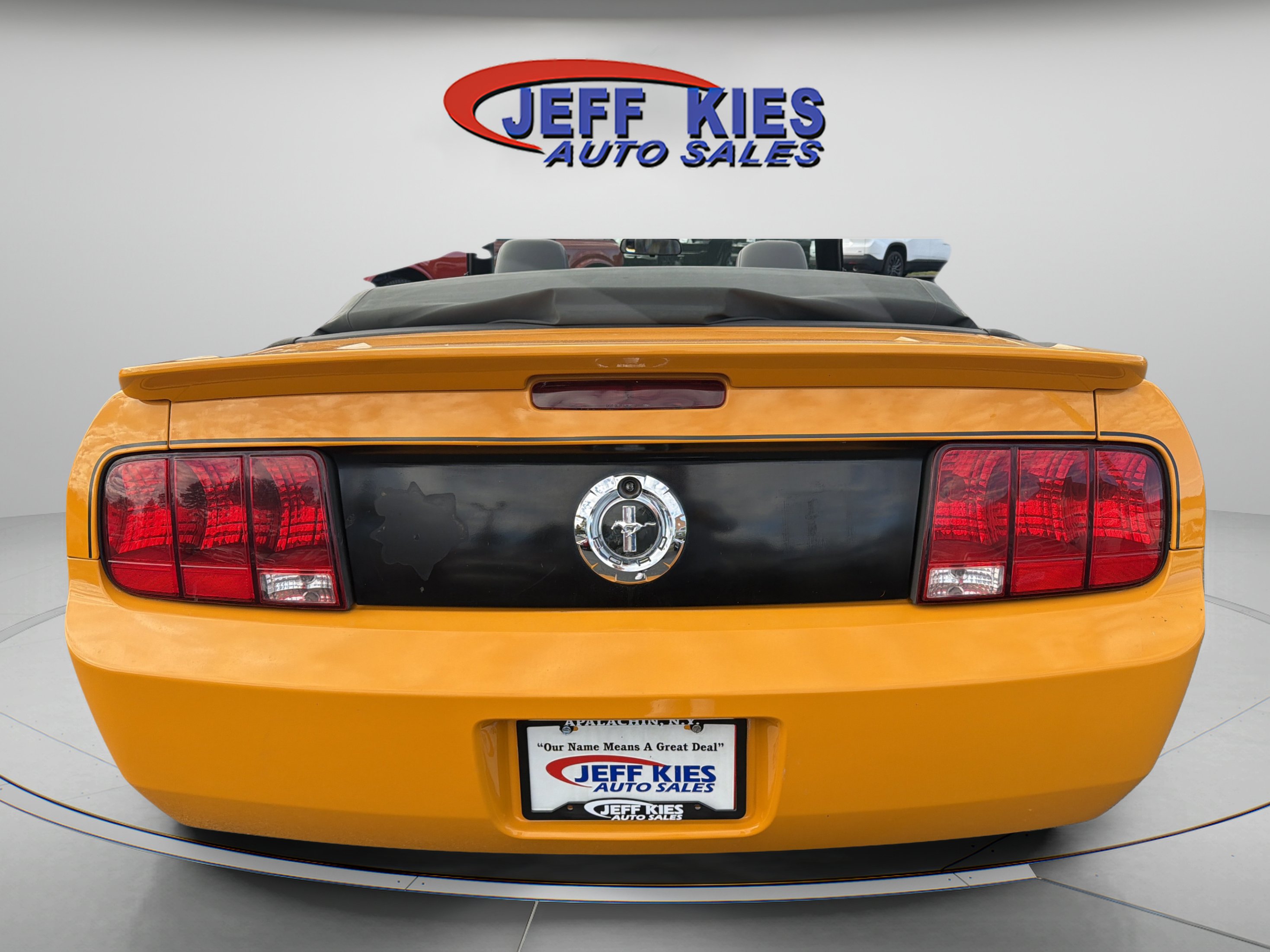Used 2008 Ford Mustang Convertible RWD image 6