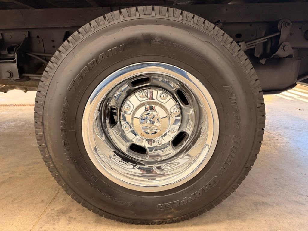 Used 2020 RAM 3500 Tradesman w/ Chrome Appearance Group AWD/4WD image 8