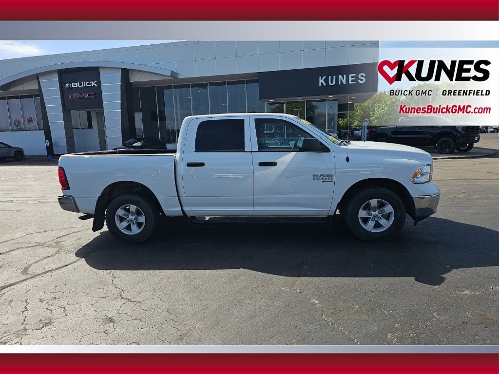 Used 2022 RAM 1500 Classic SLT AWD/4WD image 4