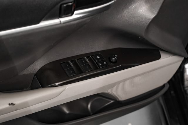 Used 2022 Toyota Camry SE FWD image 38