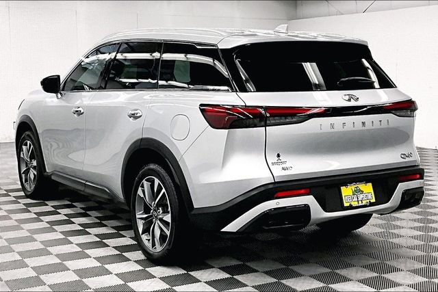 Used 2023 INFINITI QX60 Luxe AWD/4WD image 2