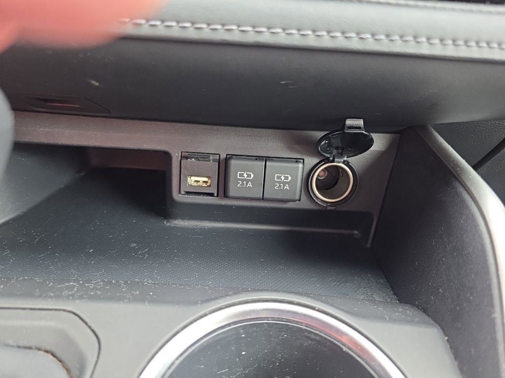 Used 2020 Toyota Highlander L AWD/4WD image 26