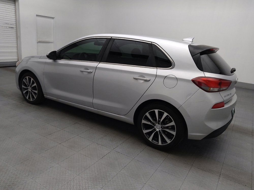 Used 2018 Hyundai Elantra GT FWD image 3
