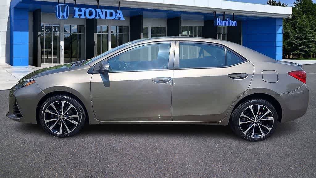 Used 2017 Toyota Corolla SE w/ SE Premium Package FWD image 5