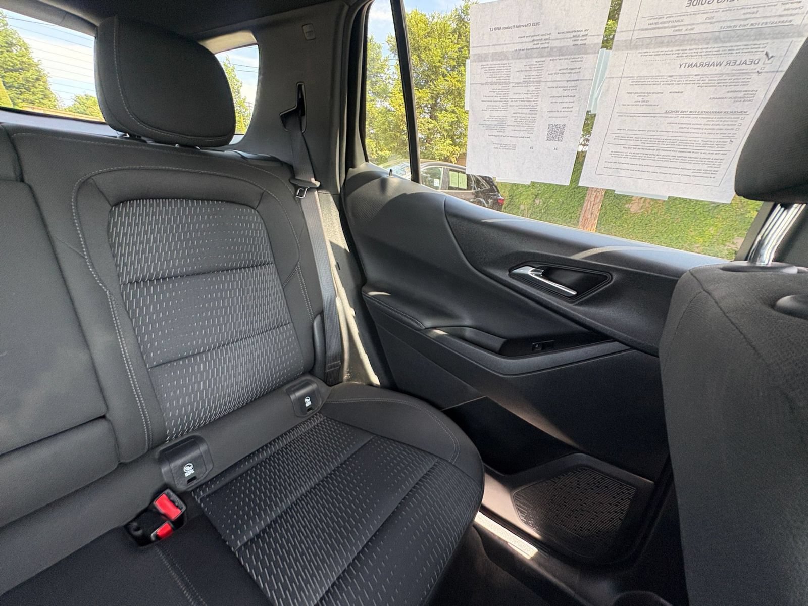 Used 2025 Chevrolet Equinox LT AWD/4WD image 37