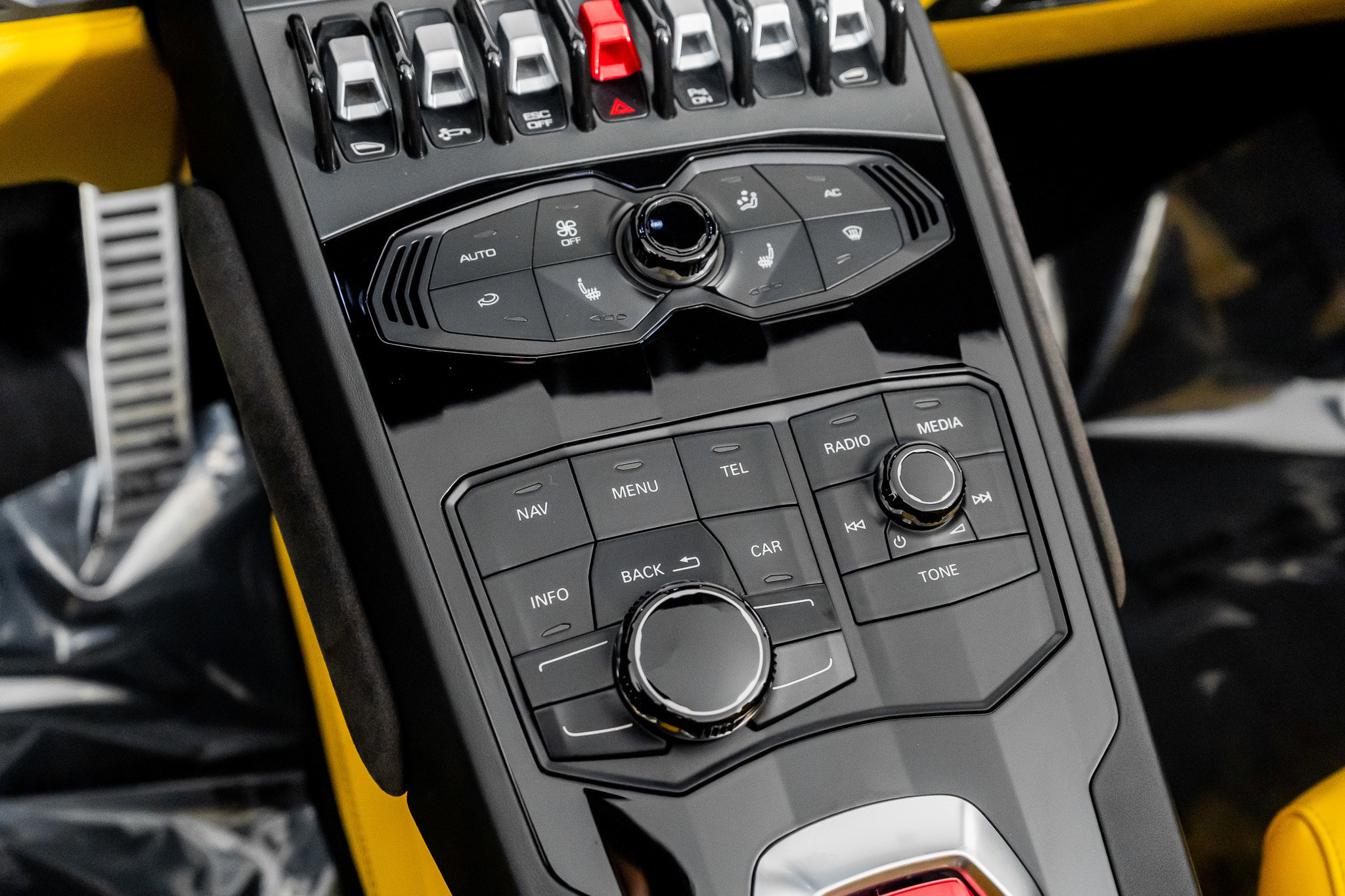 Used 2016 Lamborghini Huracan LP 610-4 image 36