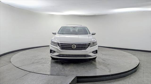 Used 2021 Volkswagen Passat 2.0T SE image 11