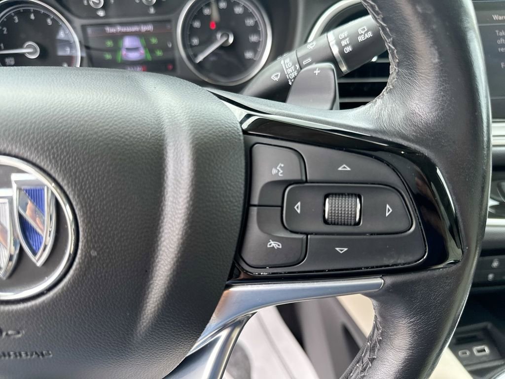 Used 2022 Buick Enclave Essence w/ LPO, Touring Package FWD image 18