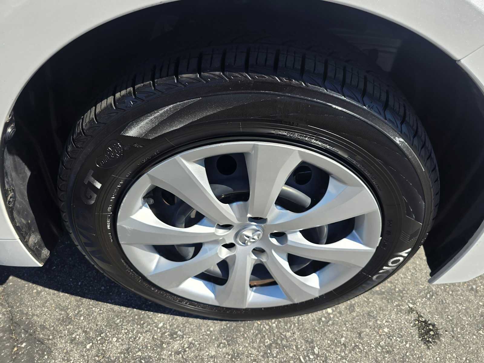 Used 2026 Toyota Corolla LE FWD image 9