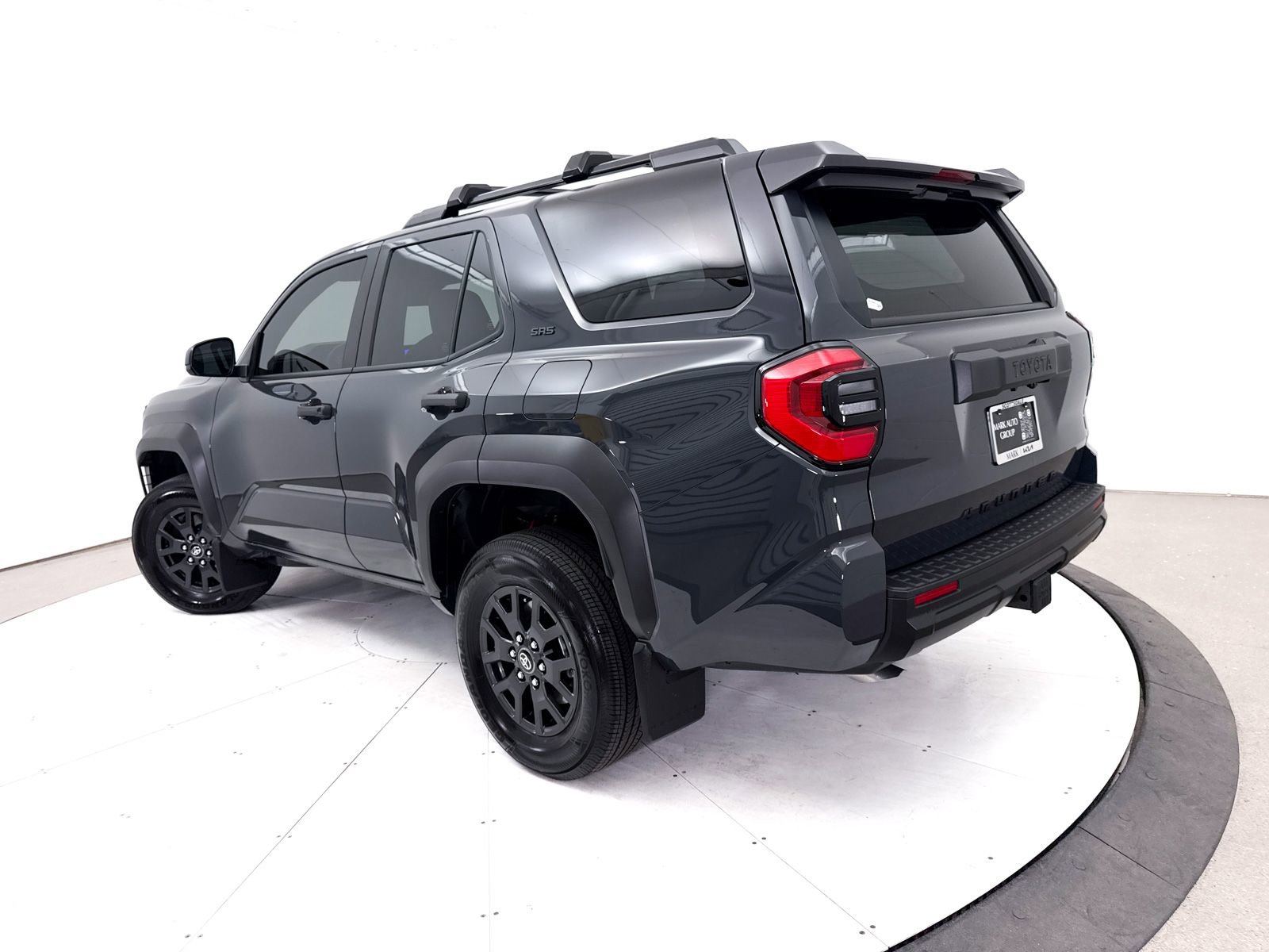 Used 2025 Toyota 4Runner SR5 AWD/4WD image 2