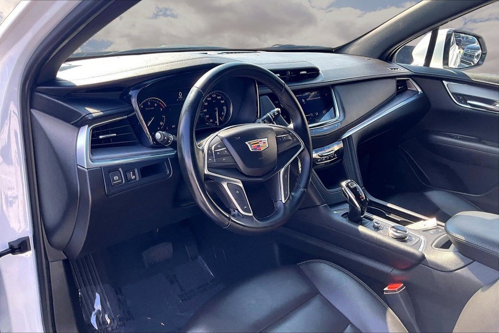 Certified 2024 Cadillac XT5 Luxury w/ LPO, Floor Liner Package AWD/4WD image 17