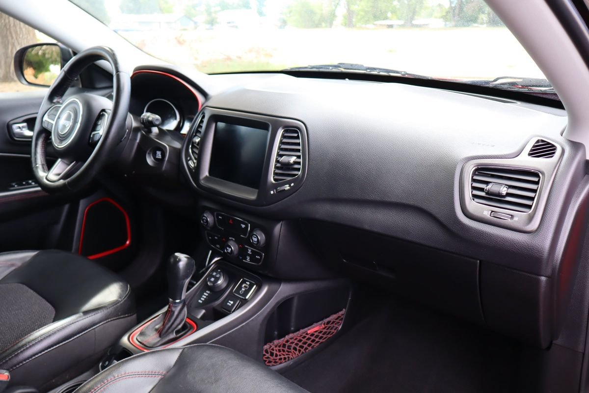 Used 2018 Jeep Compass Trailhawk AWD/4WD image 17