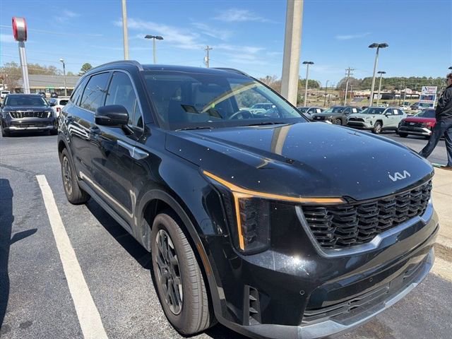Certified 2025 Kia Sorento S w/ Panoramic Sunroof Package image 4