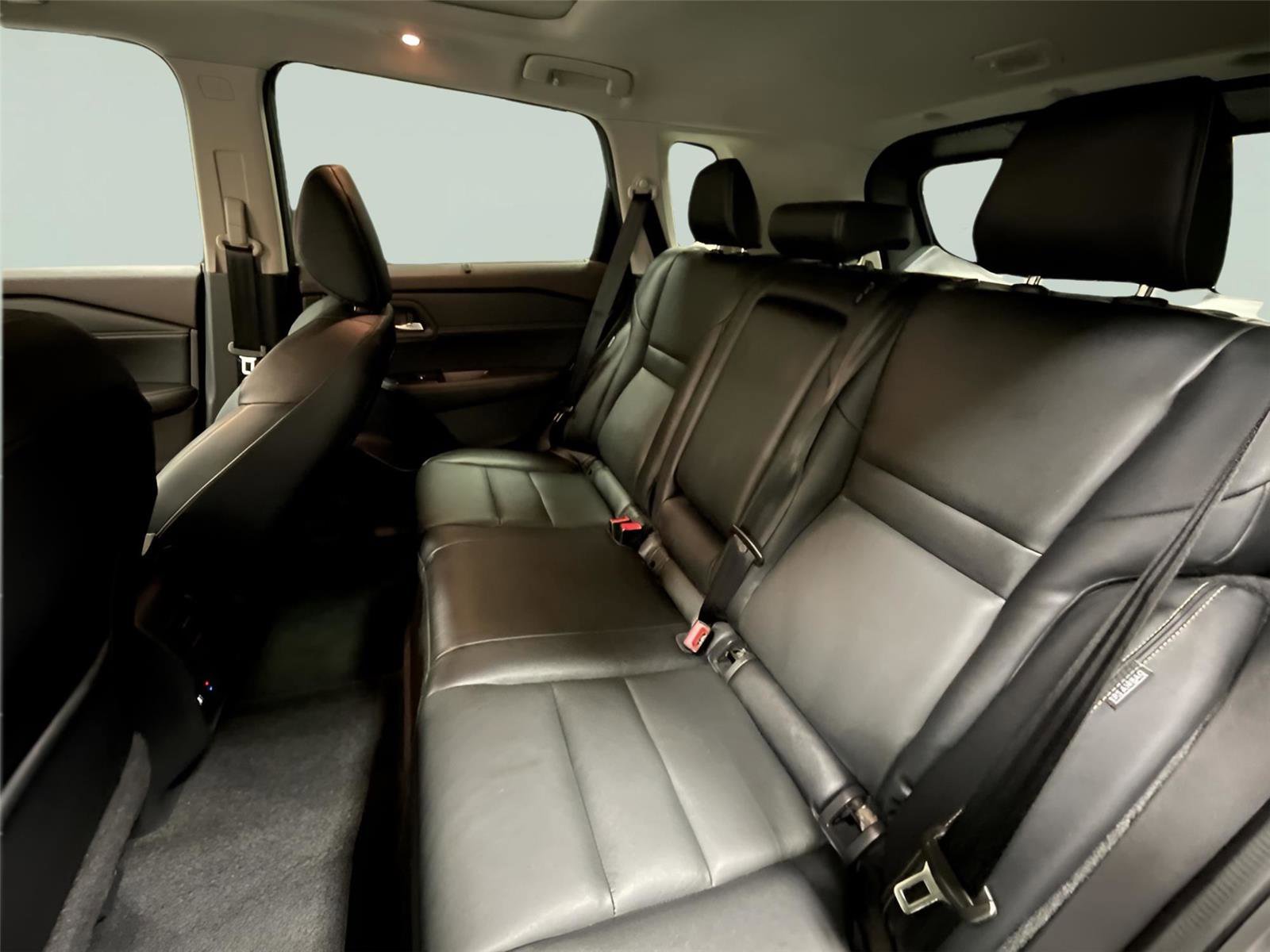 Used 2022 Nissan Rogue SL w/ SL Premium Package image 16