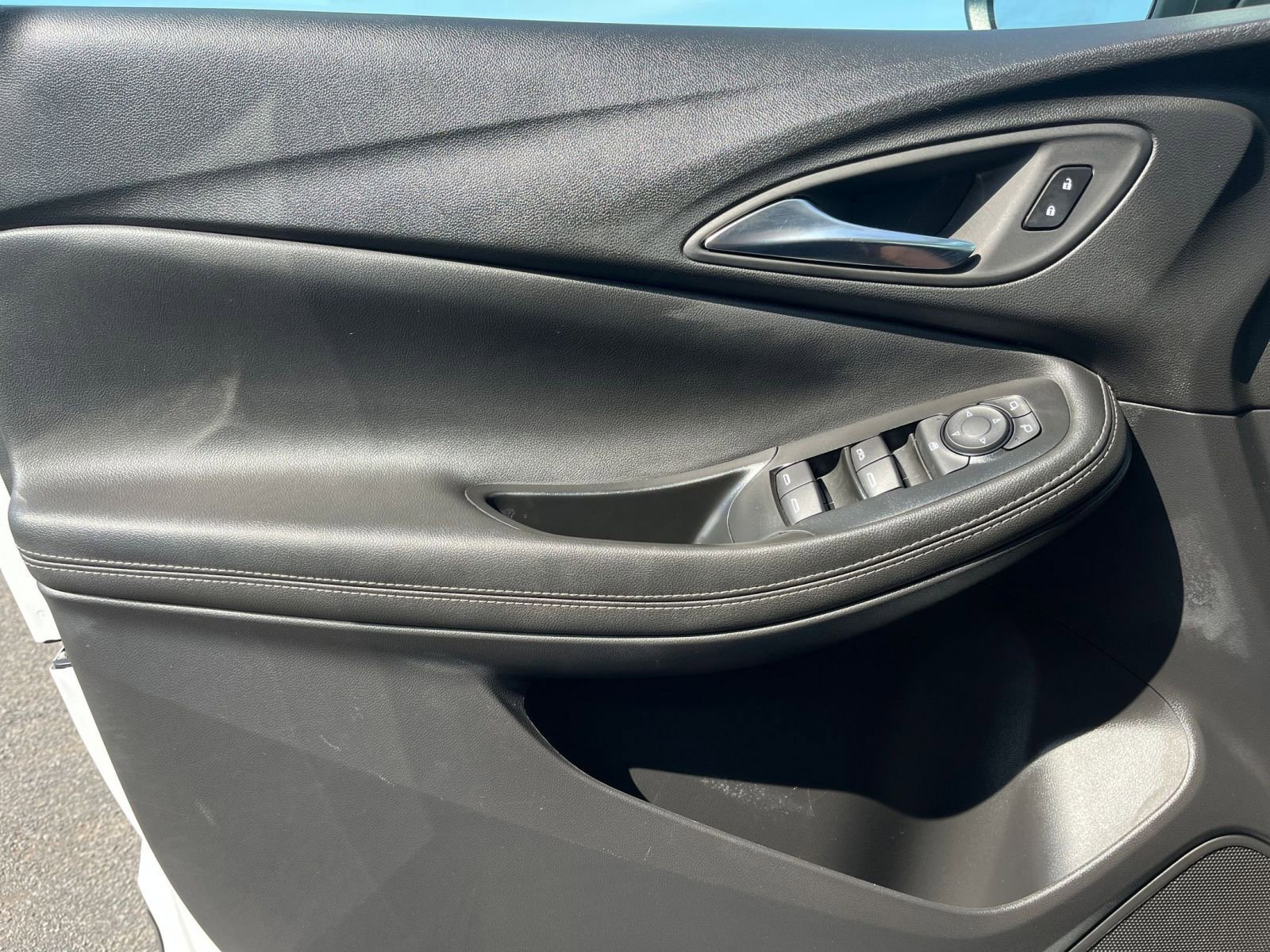 Used 2025 Buick Encore GX Preferred image 18