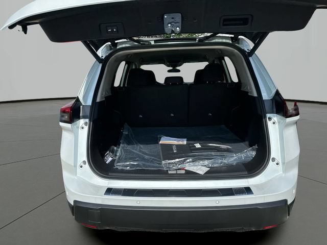 Certified 2025 Nissan Rogue SV AWD/4WD image 24