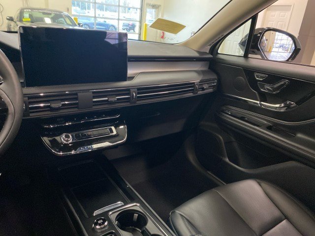 New 2025 Lincoln Corsair AWD image 12