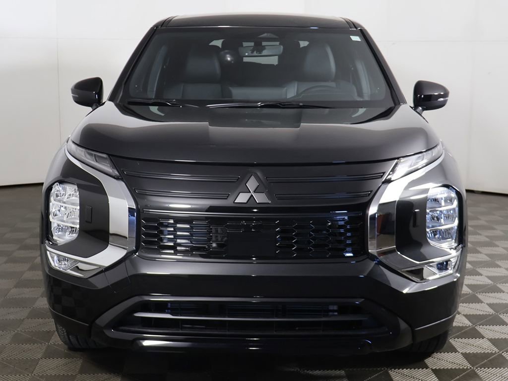 New 2026 Mitsubishi Outlander LE image 14