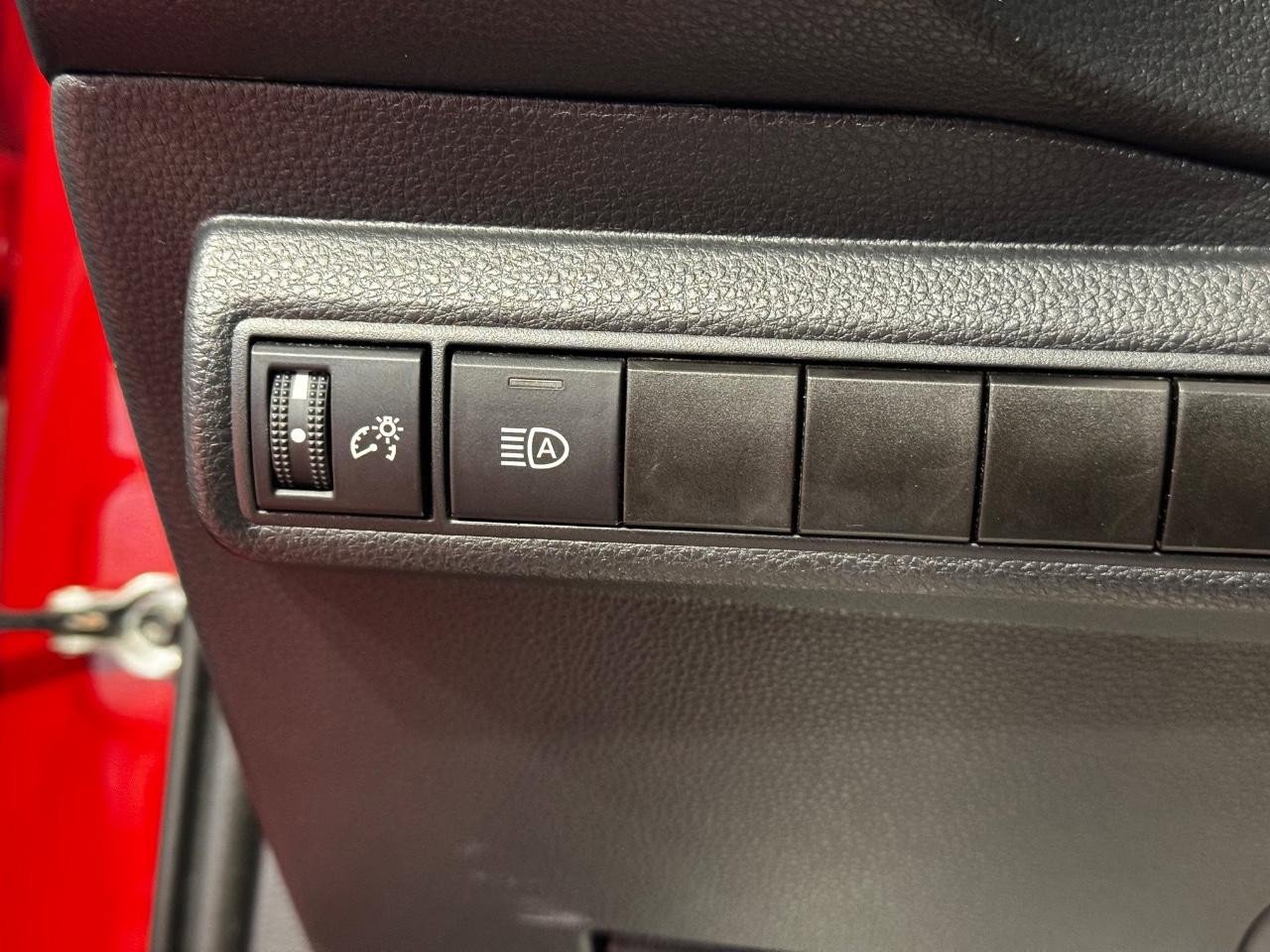 Used 2021 Toyota Corolla LE image 15