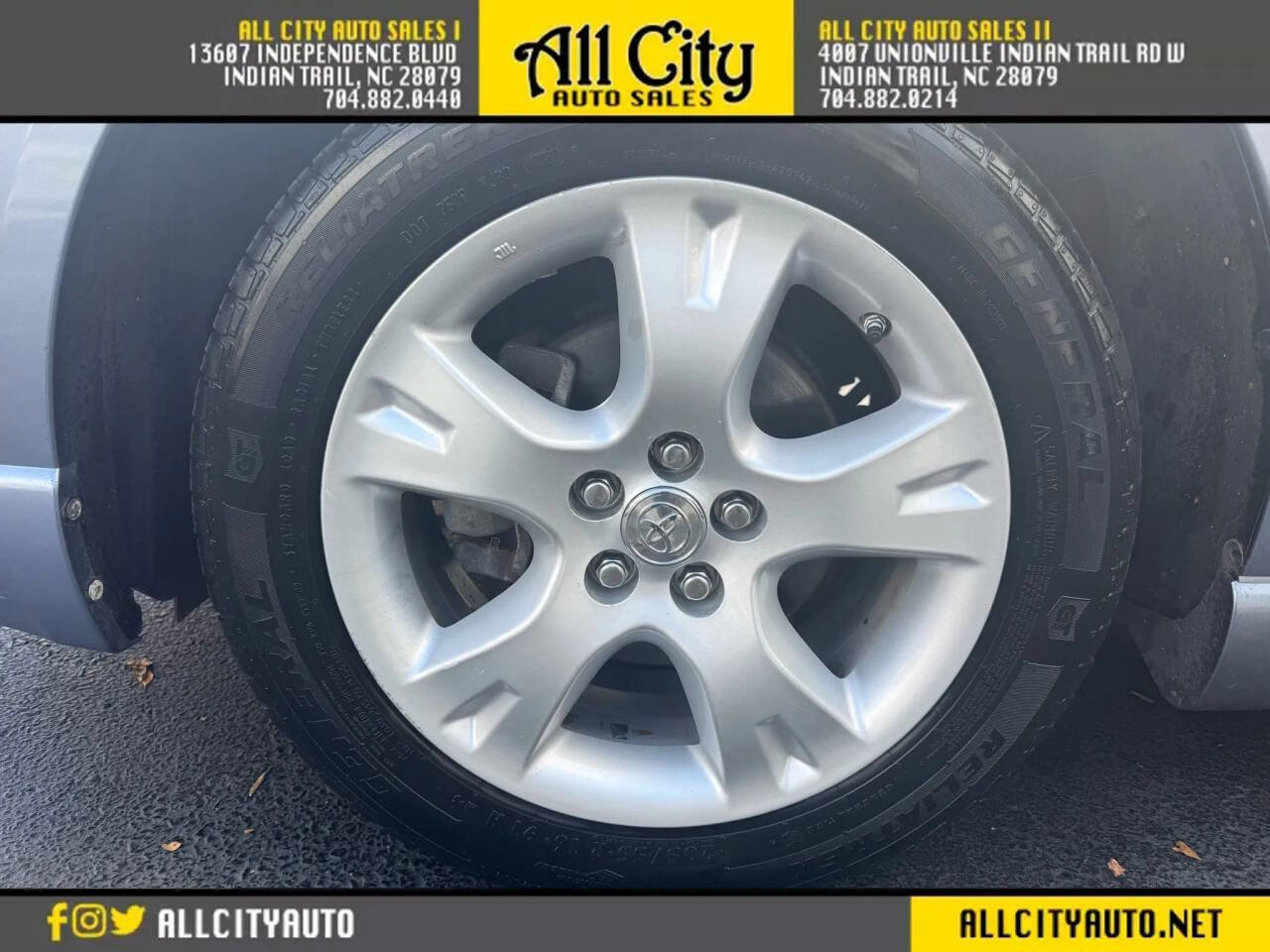 Used 2008 Toyota Matrix XR FWD image 29