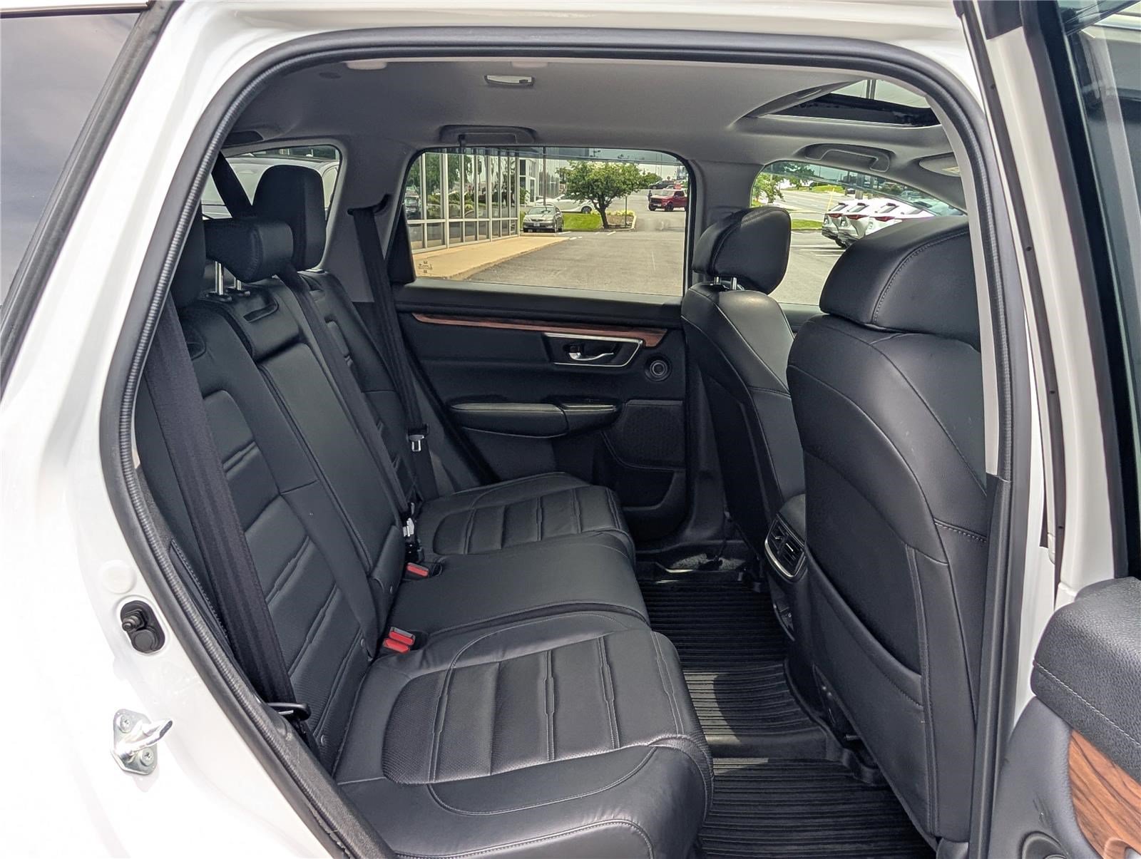 Used 2020 Honda CR-V Touring image 12