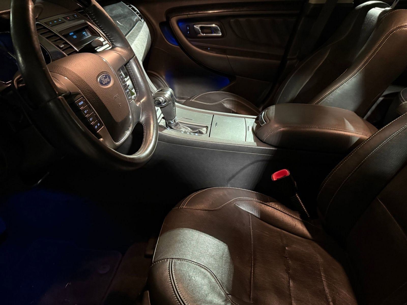 Used 2011 Ford Taurus Limited w/ 301A Rapid Spec Order Code image 25