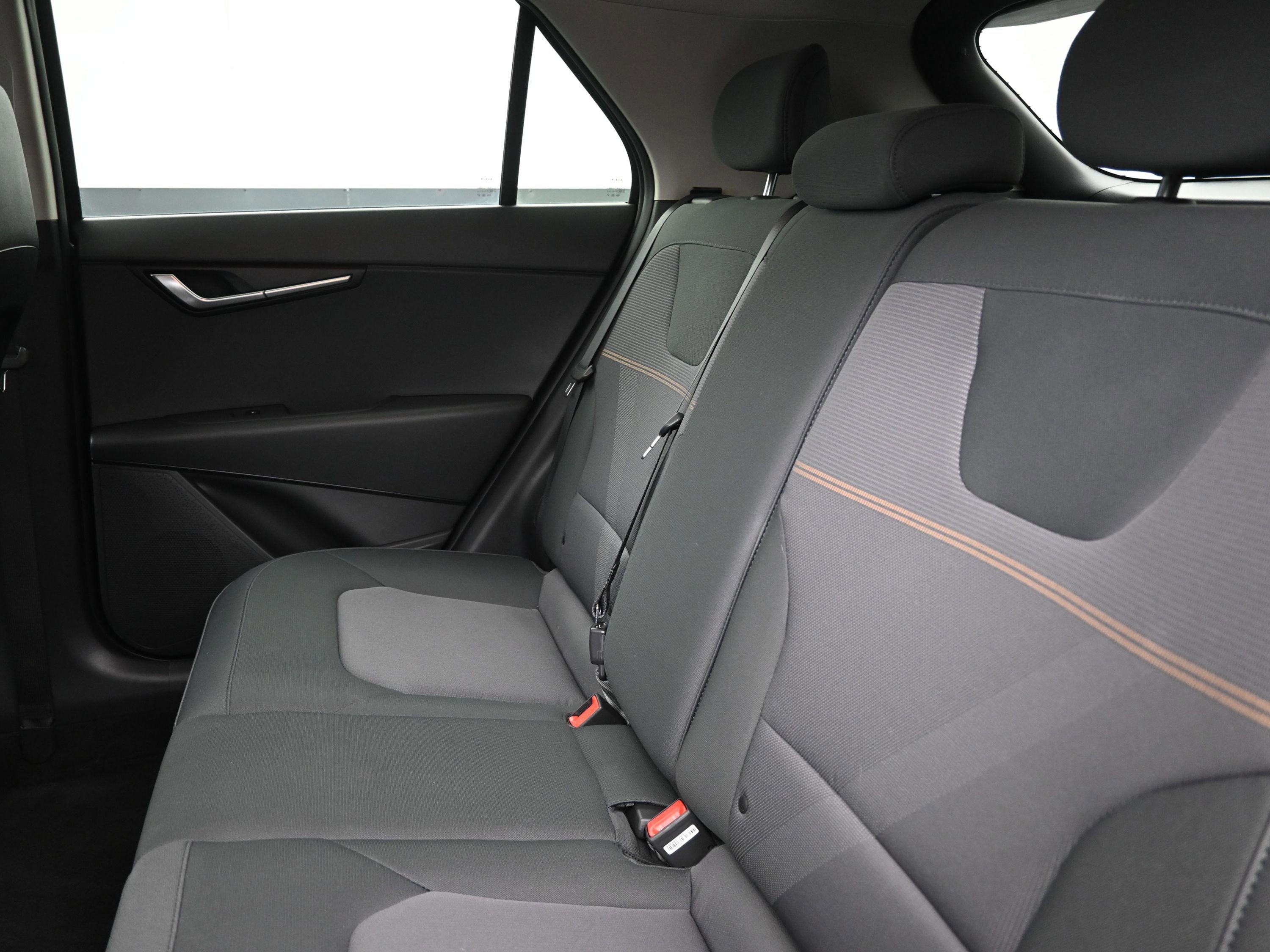 Used 2024 Kia Niro LX image 22